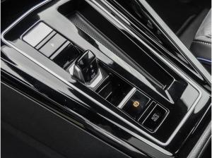 Volkswagen Golf 1.5 eTSI R-Line DSG AHK Pano