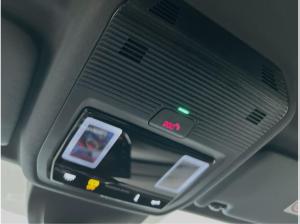 Volkswagen Golf VIII 1.5 eTSI DSG R-Line CarPlay Black ACC