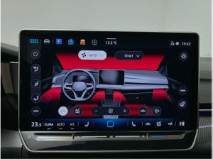 Volkswagen Golf VIII 1.5 eTSI DSG R-Line CarPlay Black ACC