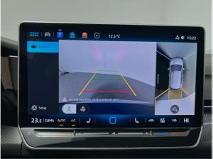 Volkswagen Golf VIII 1.5 eTSI DSG R-Line CarPlay Black ACC