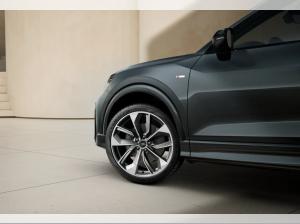 Audi Q2 35 TFSI S tronic  ⇒ S line competition  ⇒ LF 1,00 ⇒ 19" ⇒ Matrix ⇒ S-Line-interieur