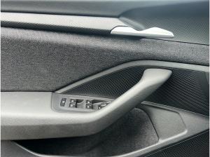 Skoda Superb Combi Essence 1.5 TSI SHZ KAMERA NAVI ACC LED JAHRESWAGEN