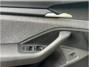 Skoda Superb Combi Selection 2.0 TDI ACC KAMERA AHK JAHRESWAGEN