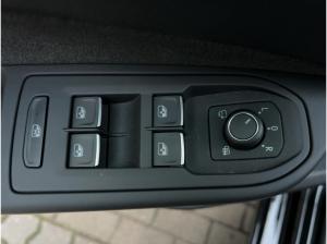 Volkswagen Golf VIII 2.0 TDI Life DSG LED Kamera Lenkradhzg
