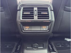 Skoda Karoq SOFORT VERFÜGBAR! Sportline Pano Navi DCC AHK eHeck