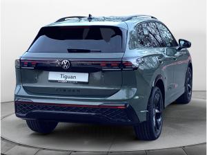 Volkswagen Tiguan R-Line 2,0 l TDI SCR  "Zulassung bis 31.03." "8-Fach-Bereifung