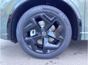 Volkswagen Tiguan R-Line 2,0 l TDI SCR  "Zulassung bis 31.03." "8-Fach-Bereifung