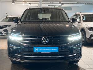 Volkswagen Tiguan 2.0 TDI Life DSG AHK Ganzjahresreifen Rear View