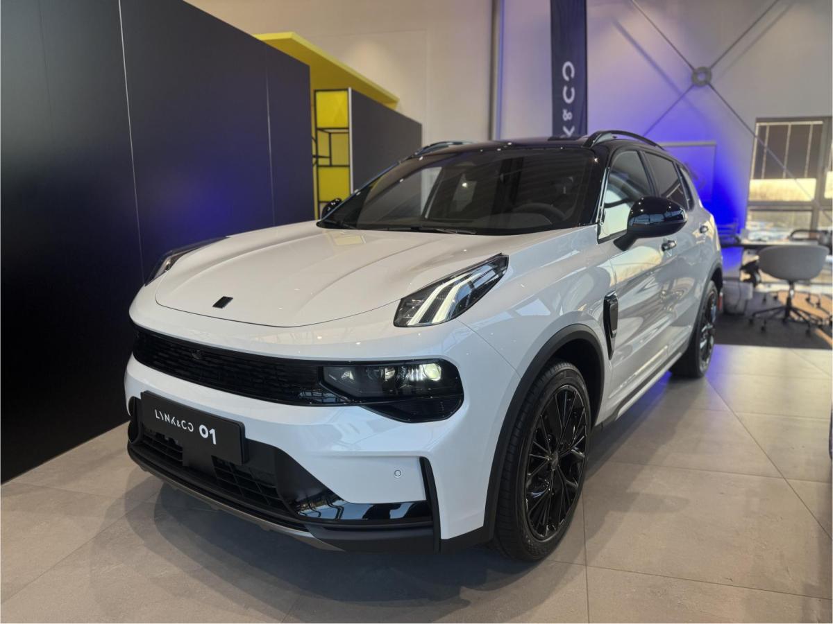 LYNK & Co 01 PHEV More/ 0,5 %/360°CAM/ACC/LED/PANO/SHZ+LHZ/NAVI