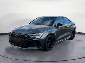 Audi RS3 Limousine 💥 Ikonischer Performance-Star | ✅ Nur mit Eroberung | Daytonagrau bei bhg Balingen 🚙