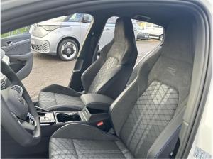 Volkswagen Golf R-Line 1.5 l eTSI OPF DSG CarPlay Black ACC