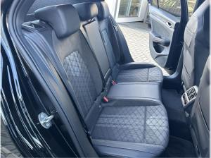 Volkswagen Golf R-Line 1.5 l DSG Black Style LED Matrix SOFORT VERFÜGBAR