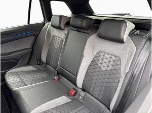 Volkswagen Golf VIII Variant R-Line 2.0 TSI 7-DSG KAMERA KE