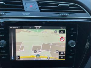 Volkswagen Touran Highline 1,5 TSI  150 PS DSG AHK STHZG PANO KEYLESS