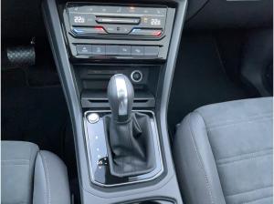 Volkswagen Touran Highline 1,5 TSI  150 PS DSG AHK STHZG PANO KEYLESS