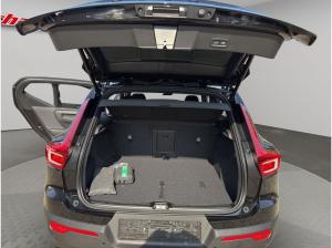 Volvo XC40 B3 B DKG Ultra Black Edition.