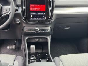 Volvo XC40 B3 B DKG Plus Black Edition
