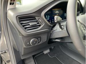 Ford Focus mit Fahrerassistenz und Easy-Paket,Panorama Dach