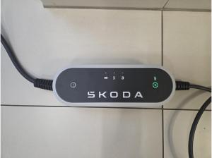 Skoda ENYAQ Plus - AHK NAVI PDC Uni-Charger