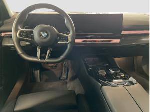 BMW 520 d xDrive Touring M Sport Standheizung AHK