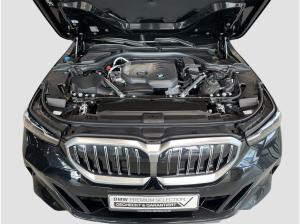 BMW 520 d xDrive Touring M Sport Standheizung AHK