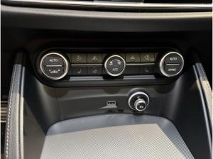 Alfa Romeo Stelvio Veloce Q4 2.0 Turbo - AHK - 21 Zoll- Panoramadach