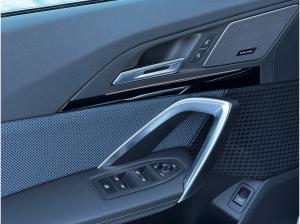 BMW iX1 eDrive20 18-Zoll/AHK/SportSitz/AC-PROF/HK-HiF