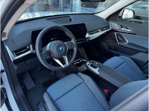 BMW iX1 eDrive20 18-Zoll/AHK/SportSitz/AC-PROF/HK-HiF