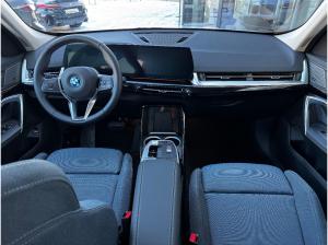 BMW iX1 eDrive20 18-Zoll/AHK/SportSitz/AC-PROF/HK-HiF