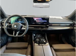 BMW 540 540d xDrive Touring 670? netto/mtl.*M Sportpaket*LC Prof.*HUD*AHK*B&W*DAB*Adapt.LED*Driving+Parking