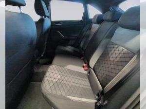 Volkswagen Taigo R-Line+DSG+AHK+Ganzjahresreifen+Navi+