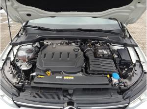 Volkswagen Golf VIII Move 2.0 TDI DSG / IQ.Drive, Pano, AHK