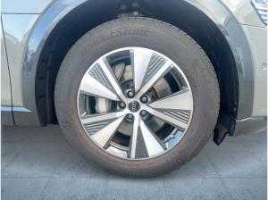 Audi Q8 e-tron advanced 50 qu. PANO HUD AHK Matrix 19