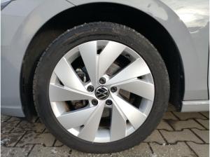 Volkswagen Golf VIII Style 1.5 eTSI DSG / Navi, LED+, RFK