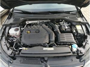 Volkswagen Golf VIII Style 1.5 eTSI DSG / Navi, LED+, RFK