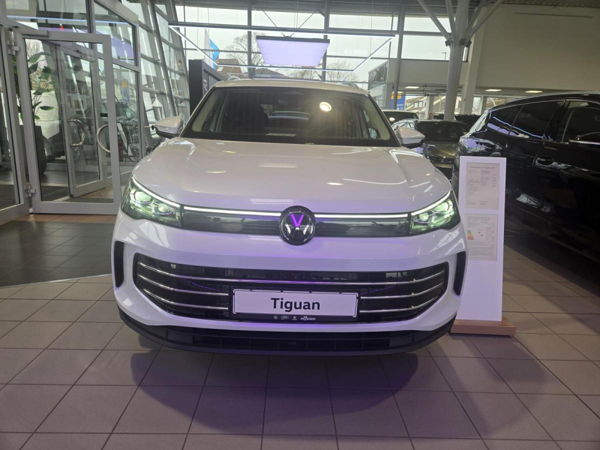Volkswagen Tiguan Elegance eHybrid //SOFORT VERF.// 204PS - AHK, HUD, LED, Harman Kardon usw.