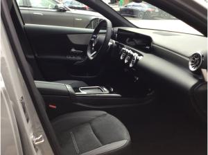 Mercedes-Benz A 180 AMG Multibeam-LED Panorama MBUX Ambiente