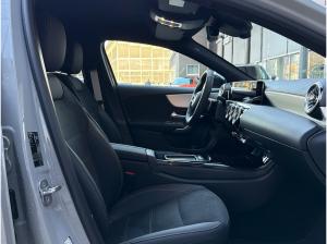 Mercedes-Benz A 200 Limousine AMG Standheizung Kamera LED AHK