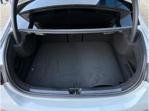 Mercedes-Benz A 200 Limousine AMG Standheizung Kamera LED AHK