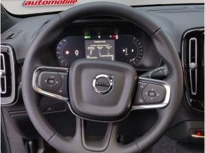 Volvo XC40 B3 B DKG Plus Black Edition.