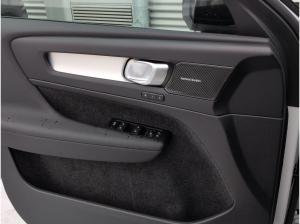 Volvo XC40 B3 B DKG Plus Black Edition