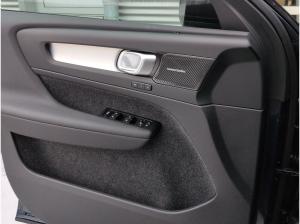 Volvo XC40 B3 B DKG Plus Black Edition.