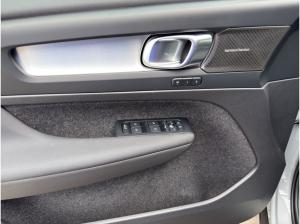 Volvo XC40 B3 B DKG Plus Black Edition