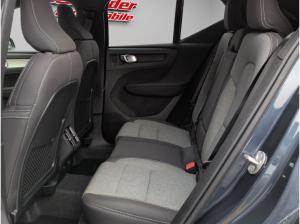 Volvo XC40 B3 B DKG Plus Black Edition.