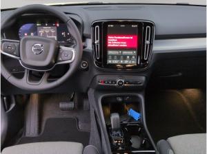 Volvo XC40 B3 B DKG Plus Black Edition.