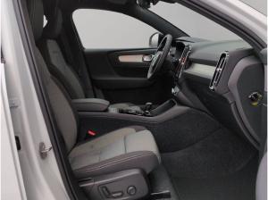 Volvo XC40 B3 B DKG Plus Black Edition