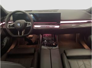BMW 520 d xDrive Touring M Sport Standheizung AHK *Nur im März*