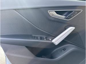 Audi Q2 S line 35 TFSI S tr Matrix AHK AUT FLA 19Ž