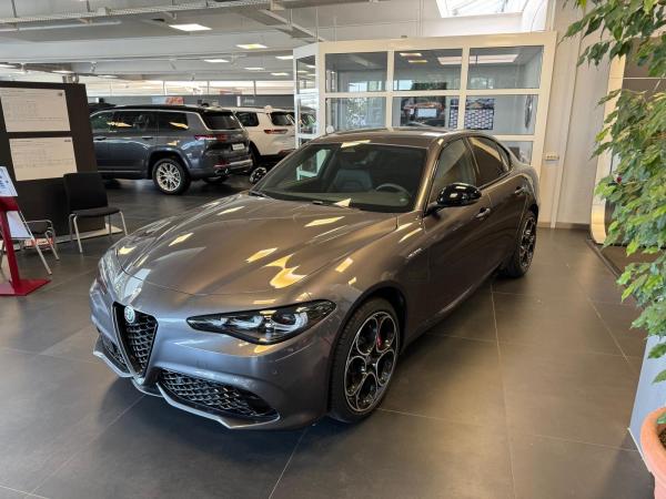 Alfa Romeo Giulia Veloce 2.0 Turbo Q4 AT Verfügbar Abholung Mannheim