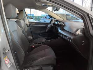 Volkswagen Golf VIII 1.5 eTSI Style DSG LED Kamera Lenkradhzg